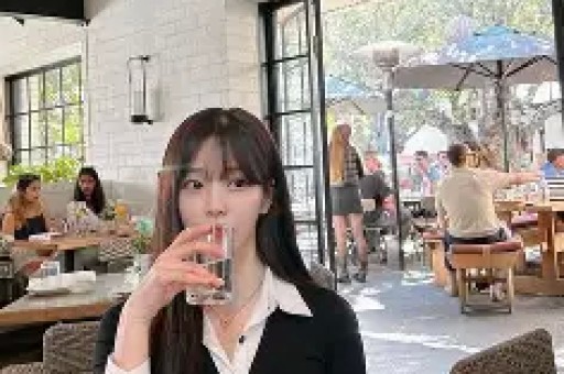 李思潼追星惠英红黄晓明为考博推掉工作……2026微博电影之夜这些热搜在奉贤诞生 李思潼追星惠英红黄晓明为考博推掉工作……2026微博电影之夜这些热搜在奉贤诞生