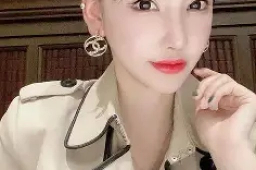 网红搬了20w现金资助断臂小男孩该赞！